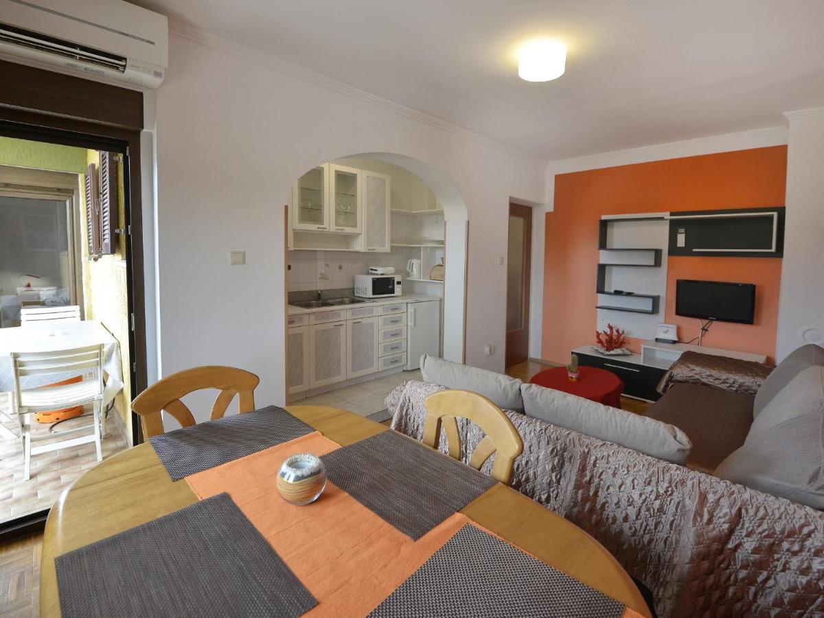 Apartman Kuki โปเรช ภายนอก รูปภาพ