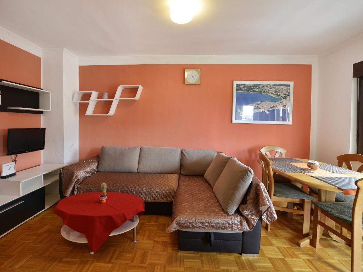 Apartman Kuki โปเรช ภายนอก รูปภาพ